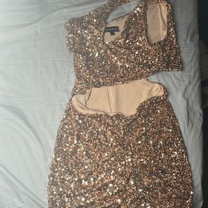 Dress smezee ,size large-rose gold color NEVER WORN!or washed.